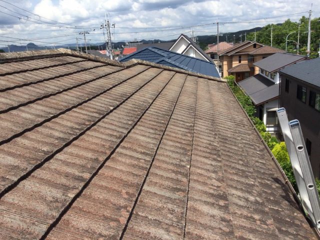 播磨町の劣化したセメント瓦屋根